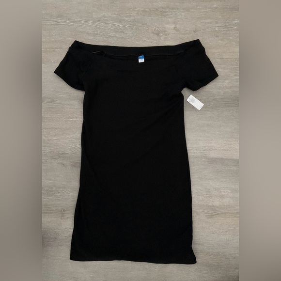 Old Navy Off The Shoulder Dress - Picture 5 of 7